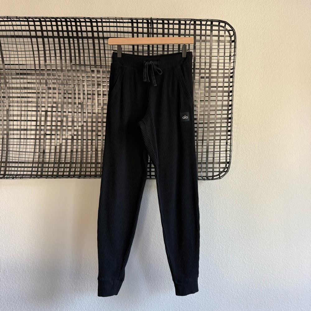 Alo yoga muse jogger